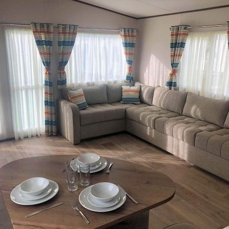 Larch Superior Holiday Home Chapel Saint Leonards Exterior foto